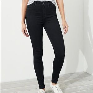 Classic High-Rise Super Skinny Black Jeans